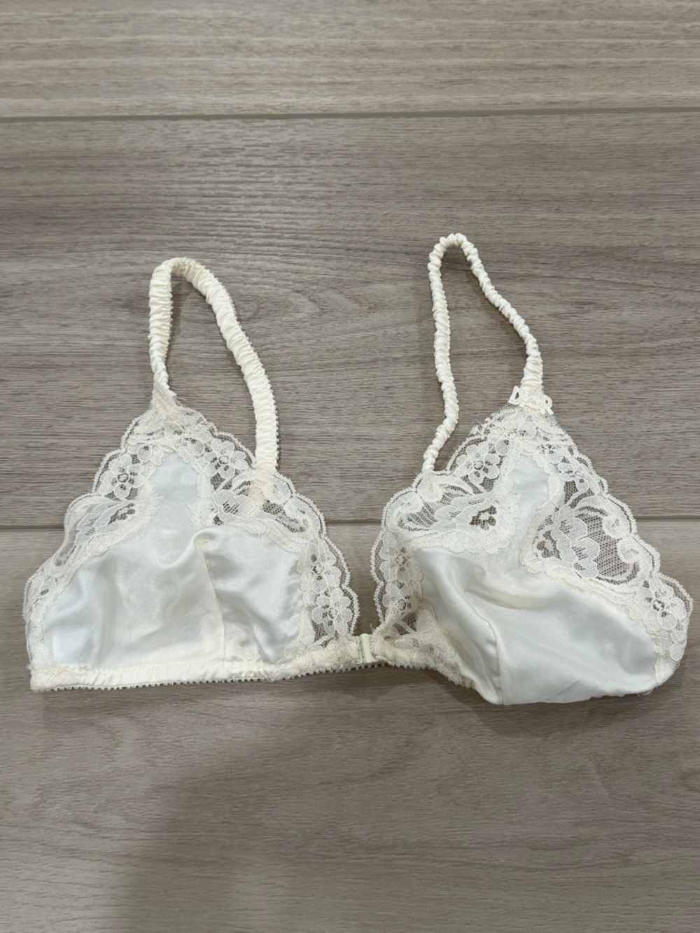 Vintage CHRISTIAN DIOR Ivory Lace Bralette 36 Lingerie Dainty Beautiful NWT